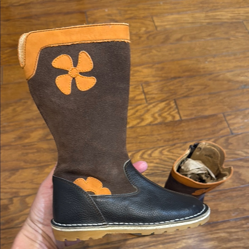 L’Amour leather Brown and Orange Flower Boots - Picture 2 of 12